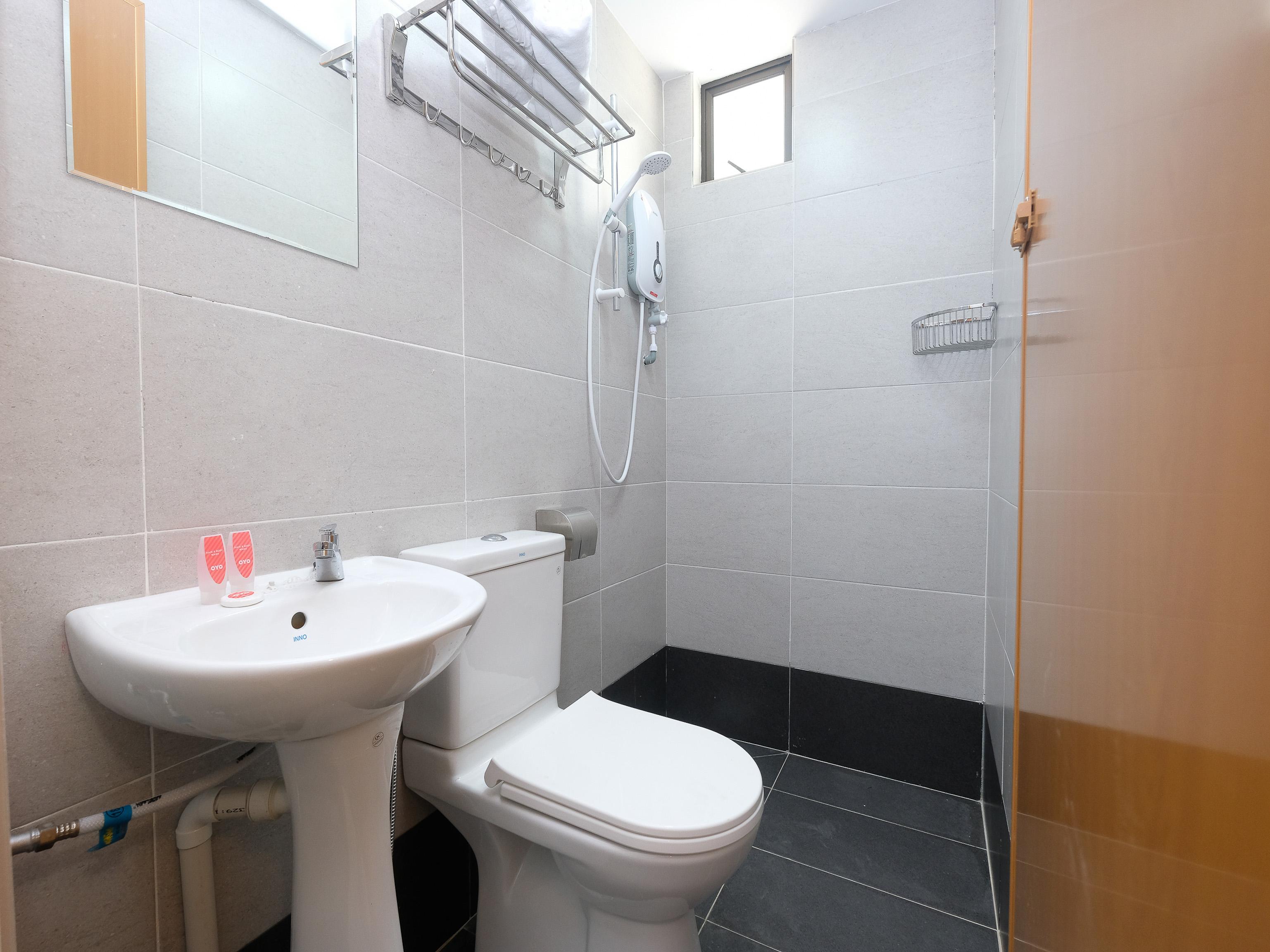 Oyo 44043 First Garden Hotel Kuantan Dış mekan fotoğraf