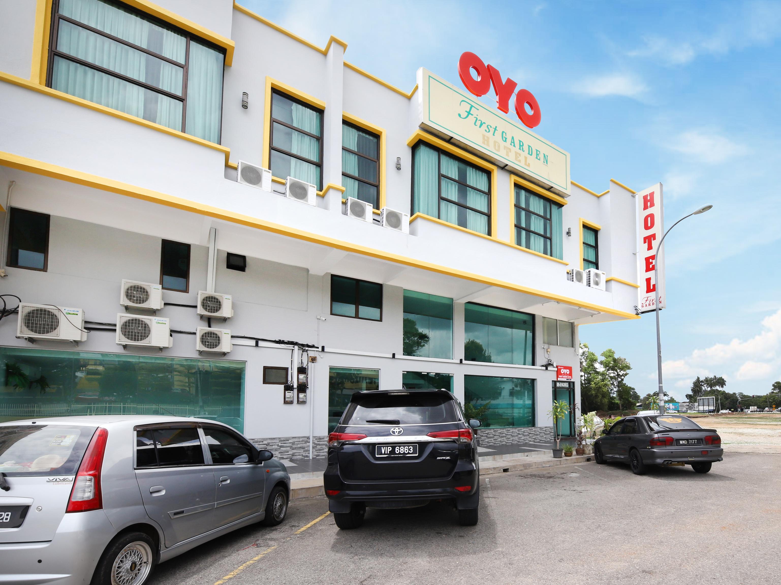 Oyo 44043 First Garden Hotel Kuantan Dış mekan fotoğraf