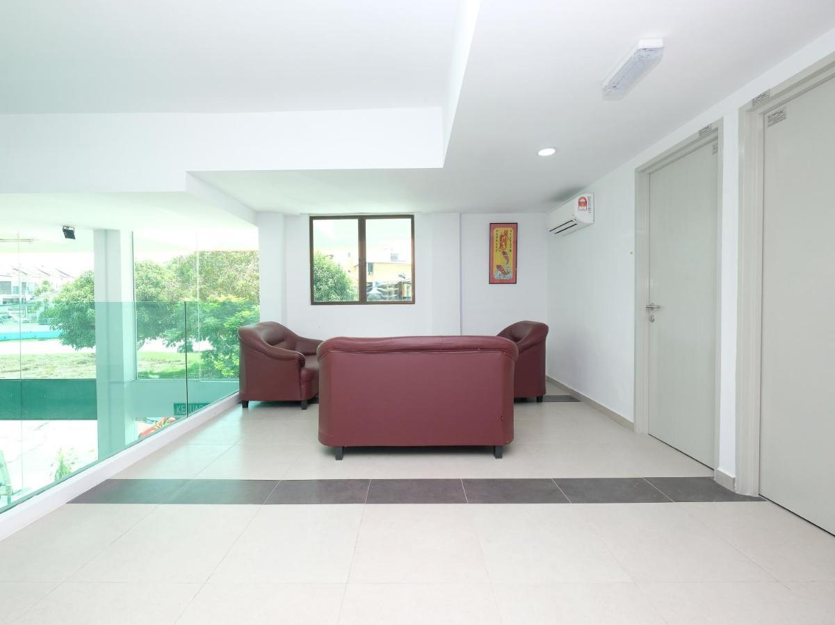 Oyo 44043 First Garden Hotel Kuantan Dış mekan fotoğraf